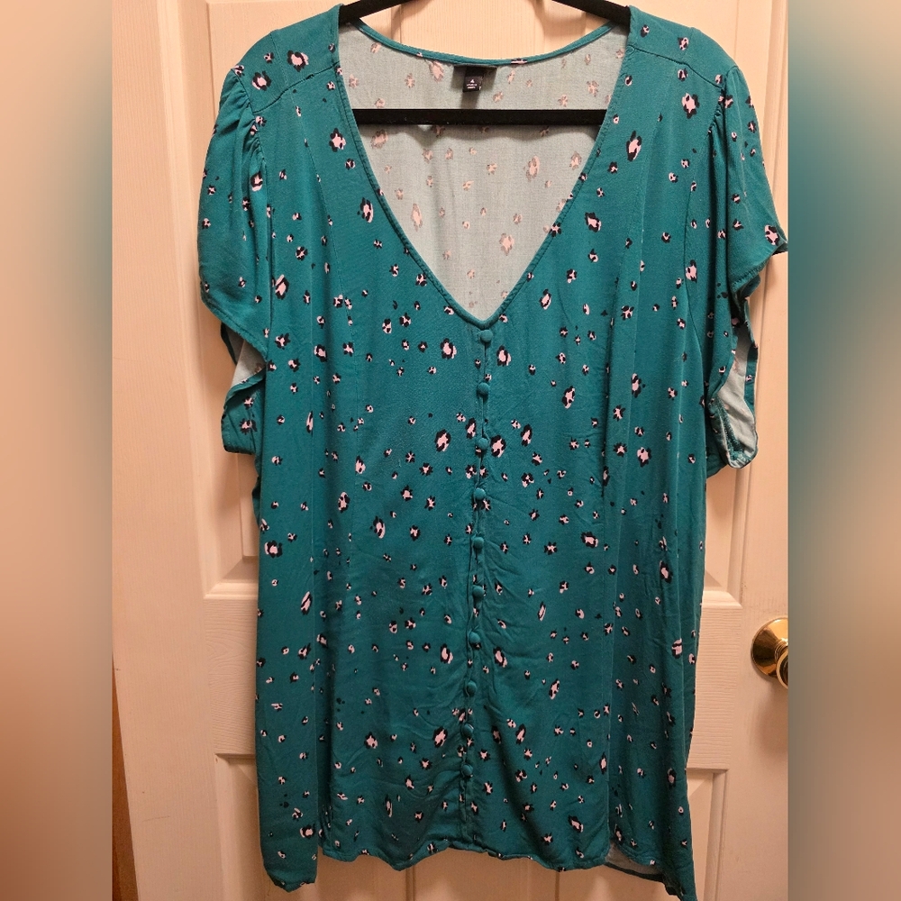 🌴 Torrid Teal V-Neck Top with Pink and Black Accents - Picture 3 of 6